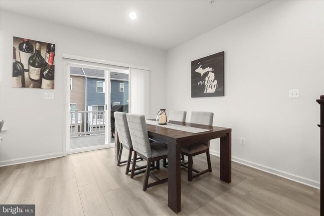 Building Photo - 1624 Aster Ln