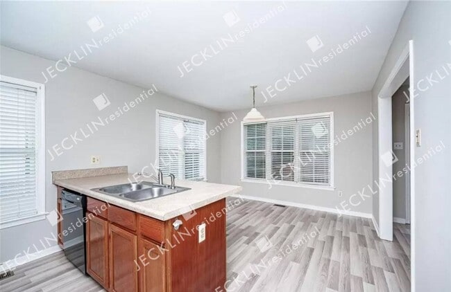 Building Photo - 3325 Pemberton Creek Ct