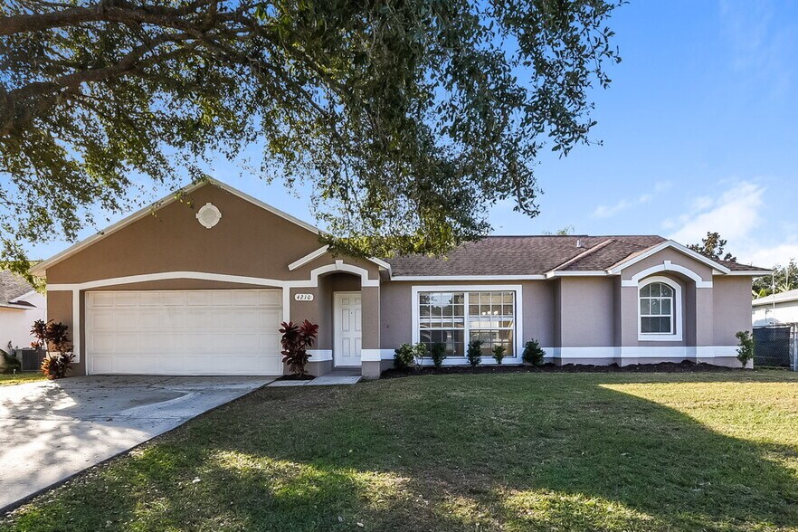 Primary Photo - 4210 Red Bird Ave