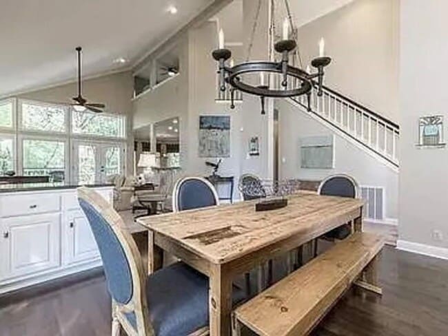 Building Photo - 5607 Courtyard Dr