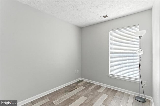Building Photo - 1065 Jeanett Way