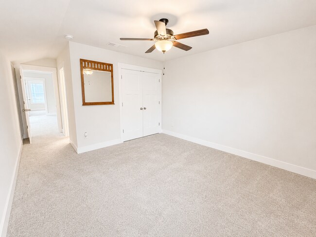 Building Photo - 404 Cattail Holw Wy