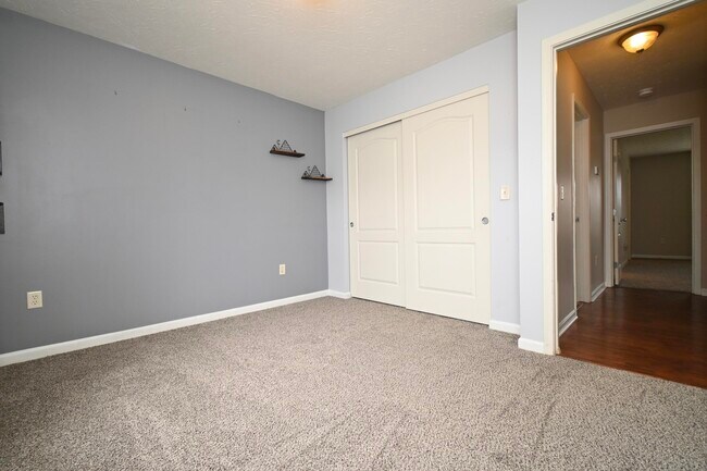 Building Photo - 5898 Ethan Dr