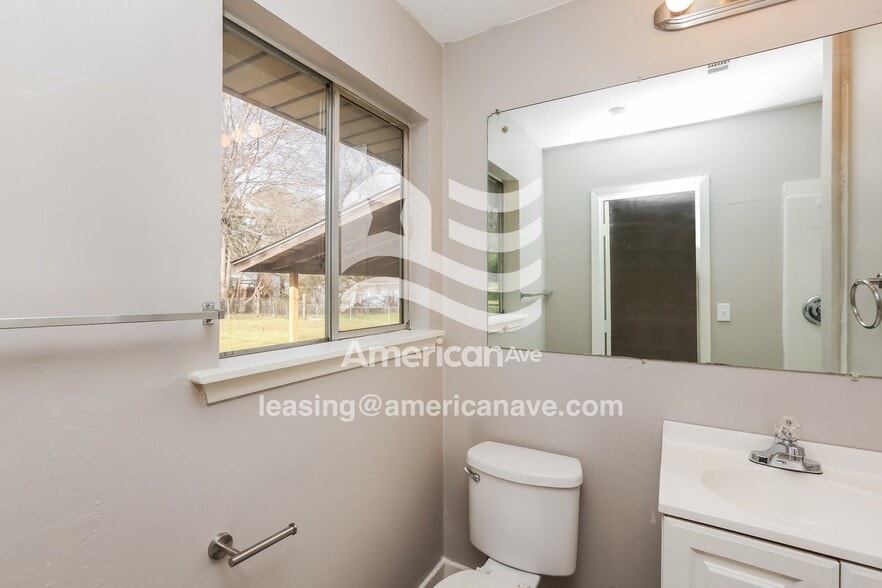 Building Photo - 1344 Dorgan St