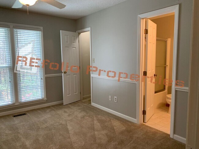 Building Photo - Charming 2-Story 2 BR Townhome @ Paxton To...