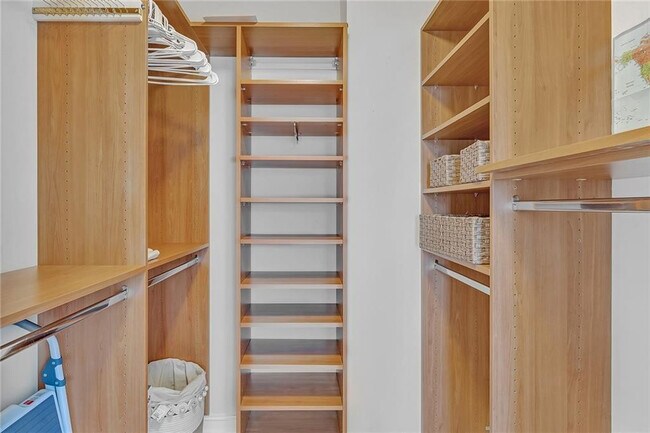 Building Photo - 3606 S Ocean Blvd