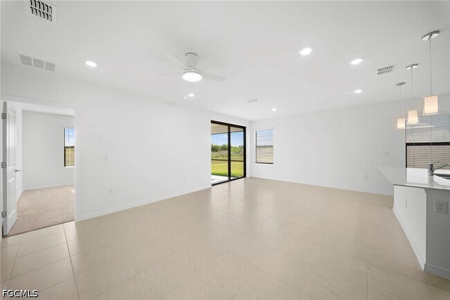 Building Photo - 270 Silent Lk Dr