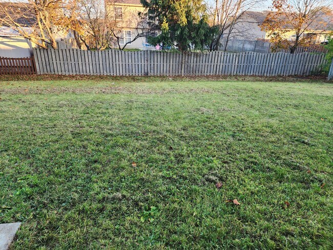 Building Photo - 3-Bedroom, 2-Bathroom Home with 2-Car Atta...