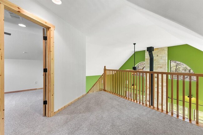 Building Photo - 116 Cascade Trail