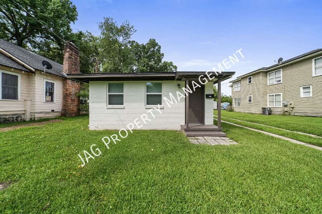 Building Photo - 1078 Day Ave