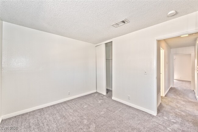 Building Photo - 2408 Paradise Village Way