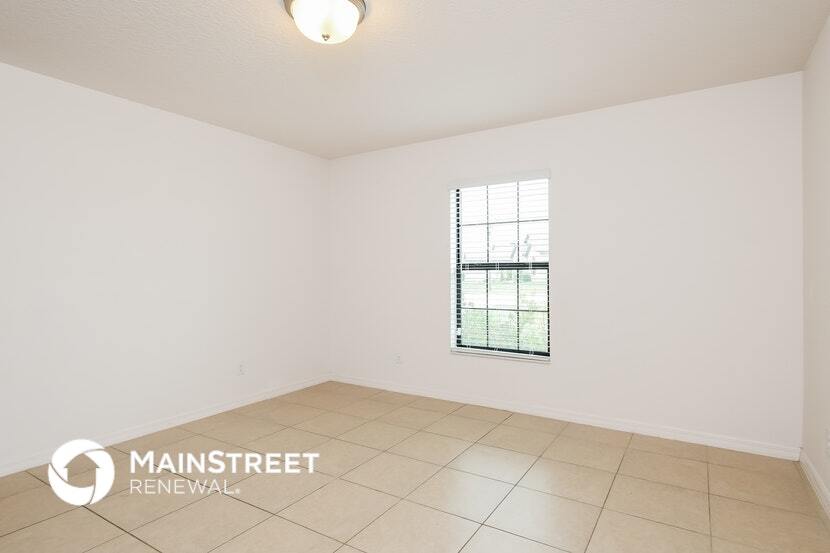 Building Photo - 1495 Swan Lake Cir