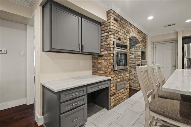 Building Photo - 2123 Wilson Dr