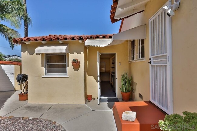 Building Photo - 4823 Hart Dr