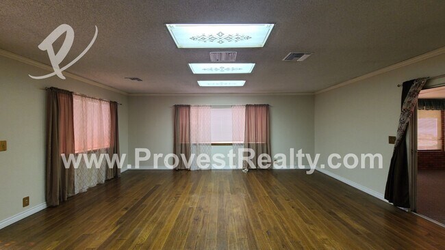 Building Photo - 3 Bed, 2 Bath Hesperia Home!!!