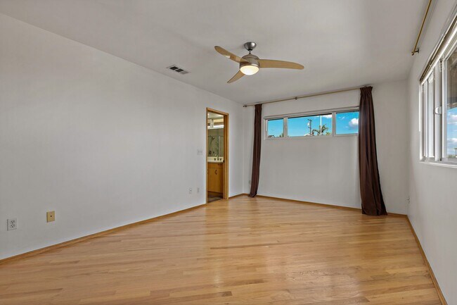 Building Photo - Expansive View of San Diego Bay! Double Ca...