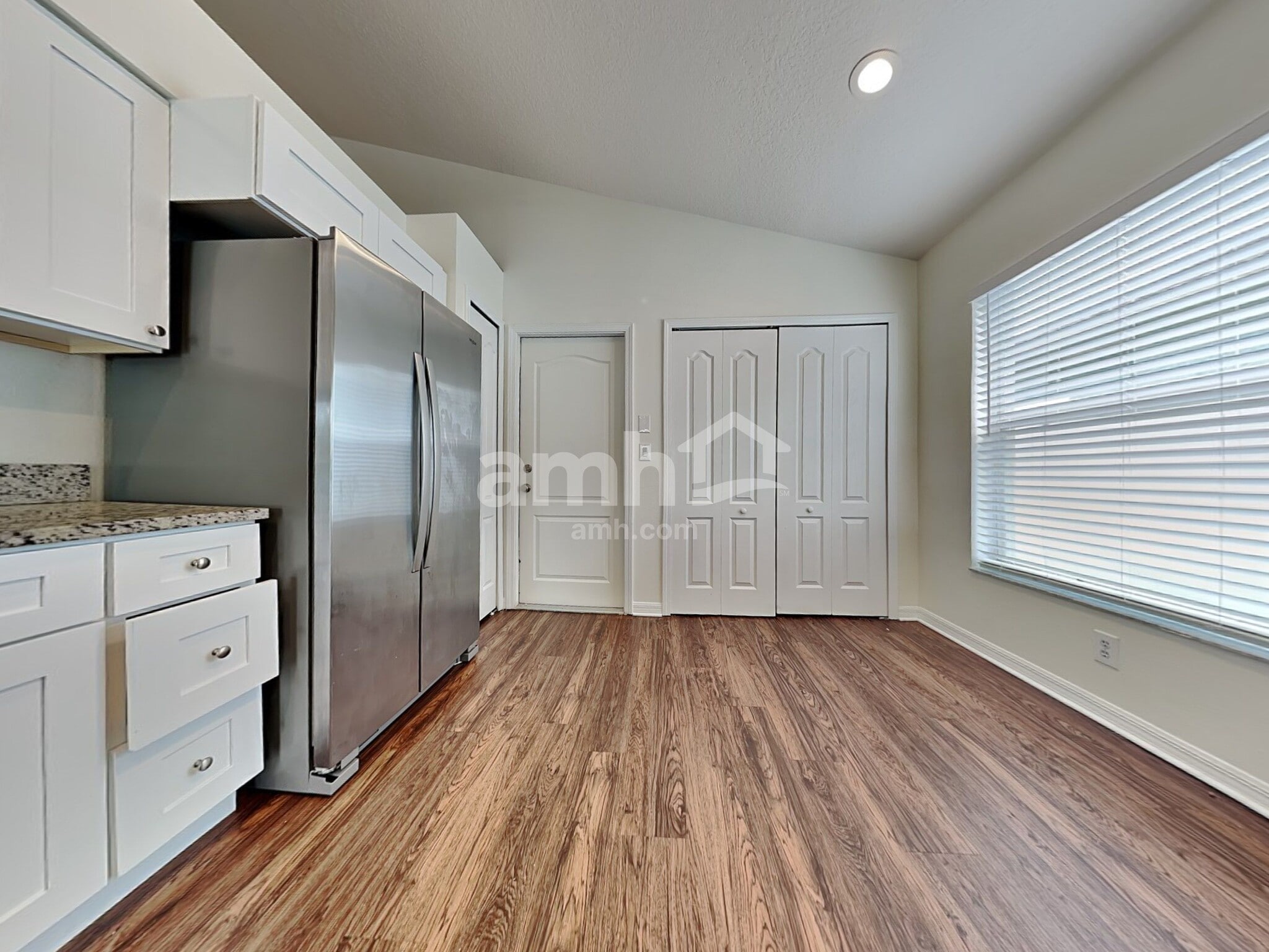 Building Photo - 30734 Midtown Ct