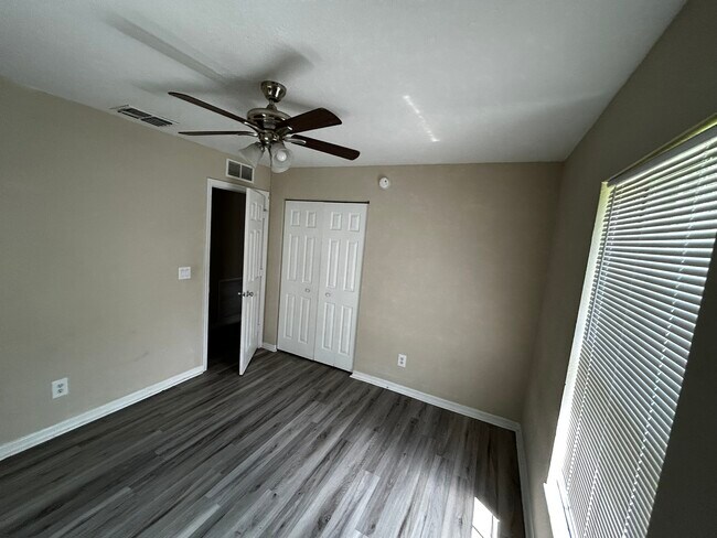 Building Photo - Quail Run Duplex