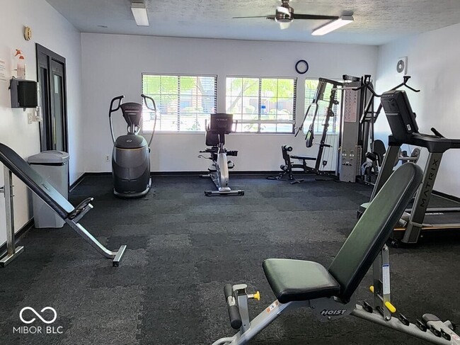 Building Photo - 4351 Village Pkwy Cir W