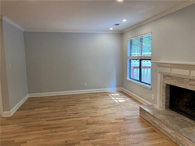 Building Photo - 2380 Newport Landing