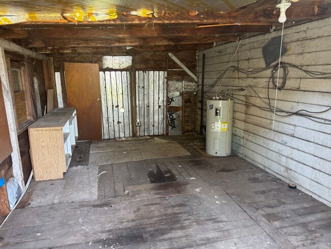 Building Photo - 1127 Laurel Ave