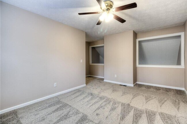 2nd floor bonus living room - 420 Poplar Glen Ct