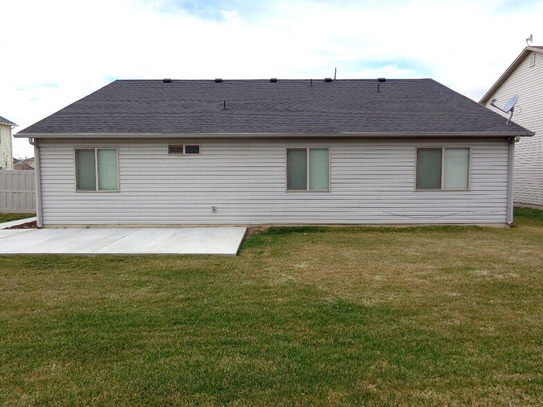 Building Photo - 196 Sam Gates Rd