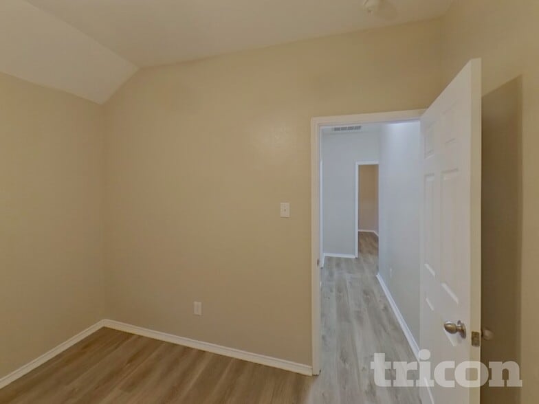 Building Photo - 111 Rockbrook Dr