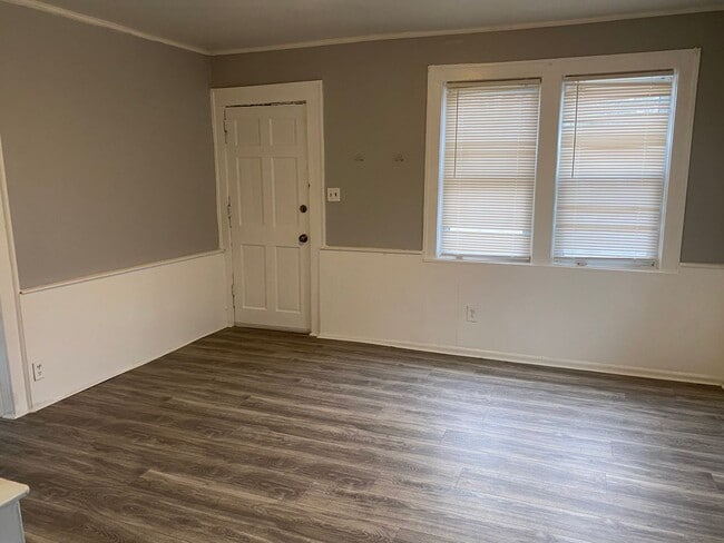 Building Photo - CUTE 2 BEDROOM 1 BATH HOME IN FERNDALE $1250