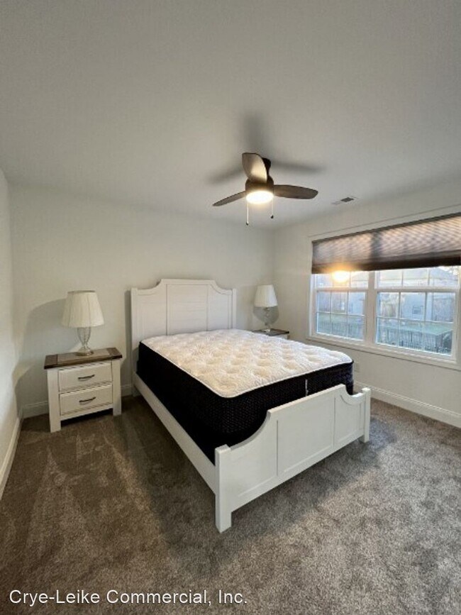 Building Photo - 3 br, 2.5 bath House - 520 Dexter Dr