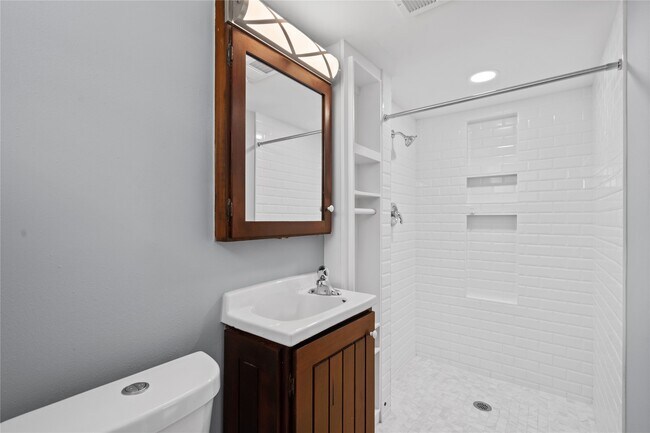 Building Photo - 5001 Nina Lee Ln