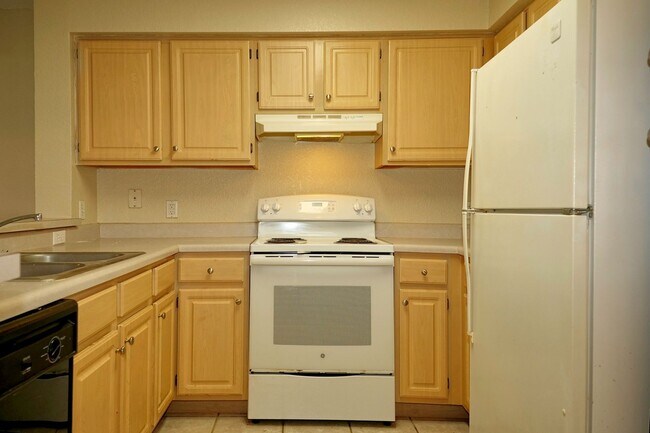 Building Photo - Lovely 2 bedroom 2 bath Condo in Audubon V...