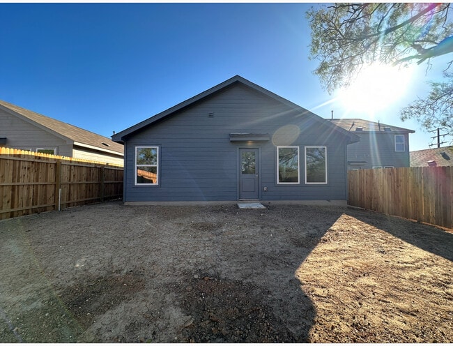 Building Photo - 10727 Vesta Curv