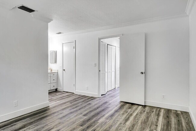 Building Photo - 6372 Boca Cir