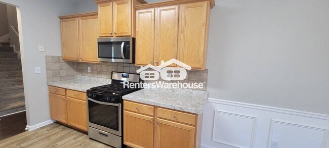 Building Photo - 996 Maple Leaf Dr