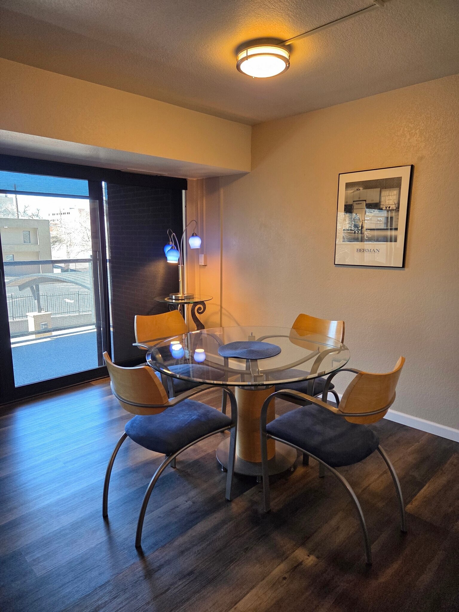 Building Photo - 417 E Kiowa St