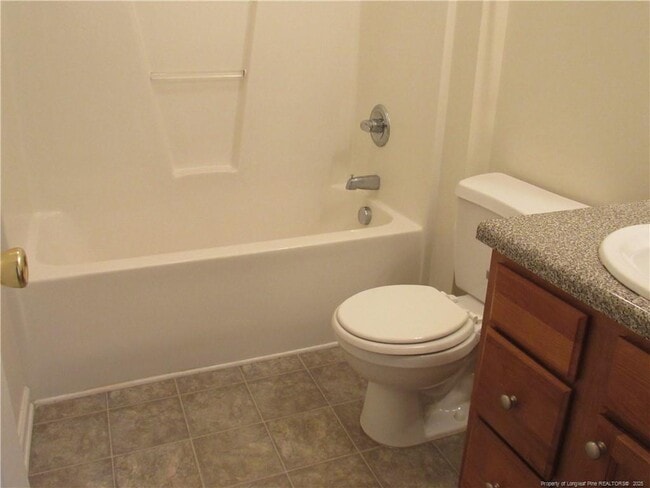 Building Photo - 304 Kingdom Estate Dr