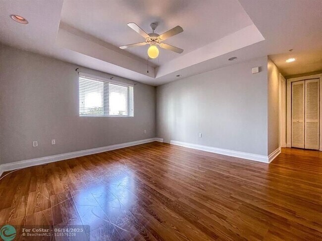 Building Photo - 4241 N Ocean Blvd