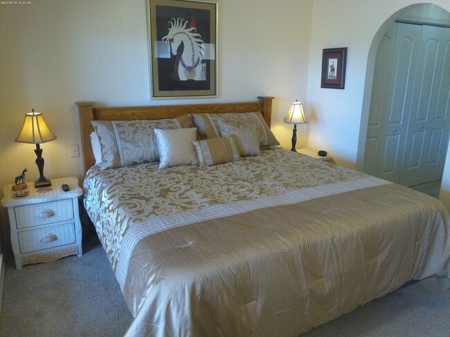 Building Photo - Entertainers Delight Beautiful Pool home Available May 12 to Sept 15, 2026