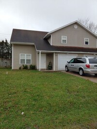 Building Photo - 362/364 Chris Dr.