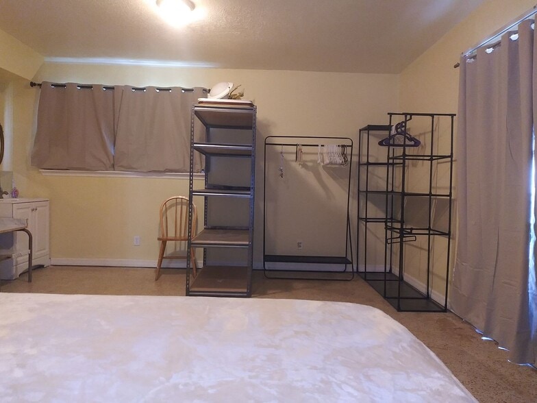 Building Photo - 6827 Rojo Ct