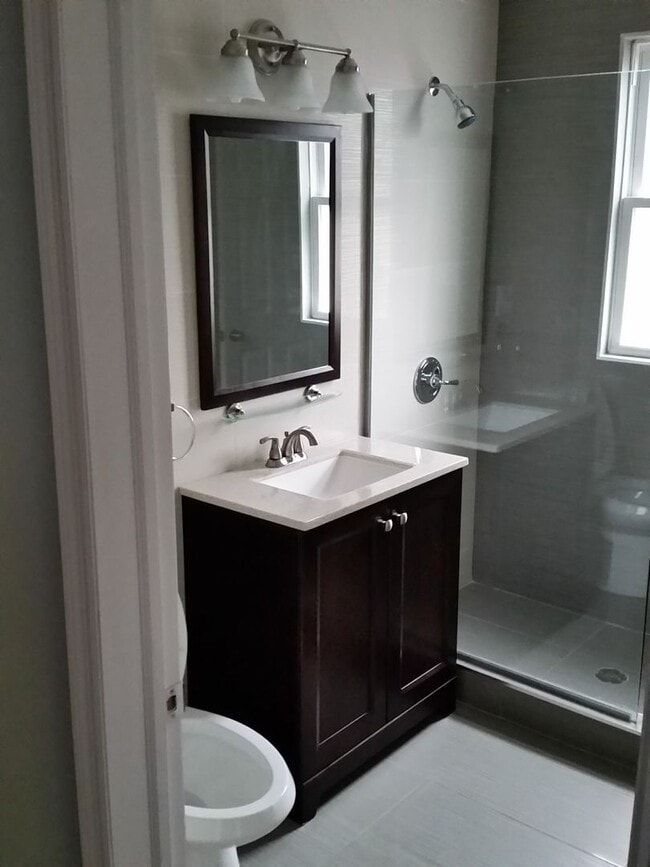 Building Photo - 662 State St