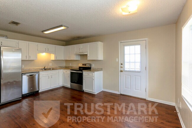 Building Photo - 3103 Courtney Ln