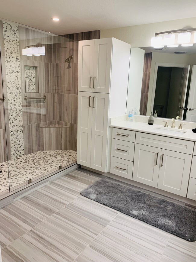 Master Bath - 14041 Bellagio Way