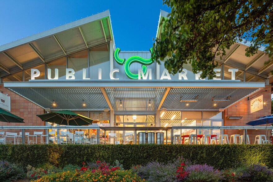 Building Photo - 831 Patchett St