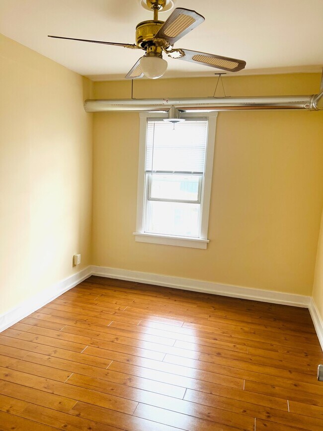 Building Photo - 6 National St