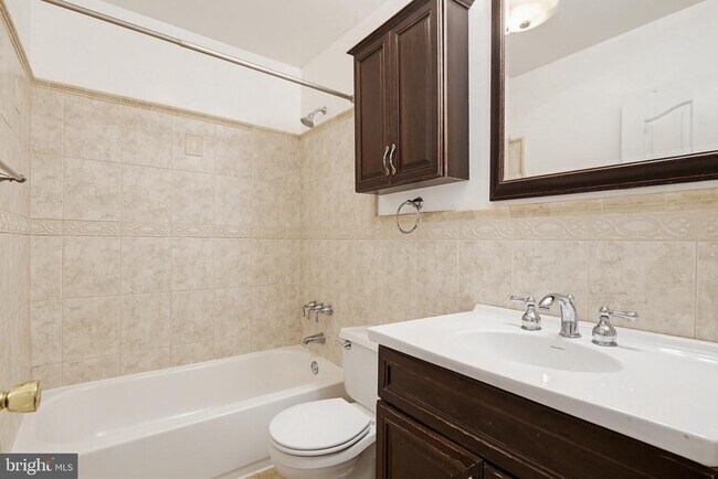 Building Photo - 947 Oella Ave