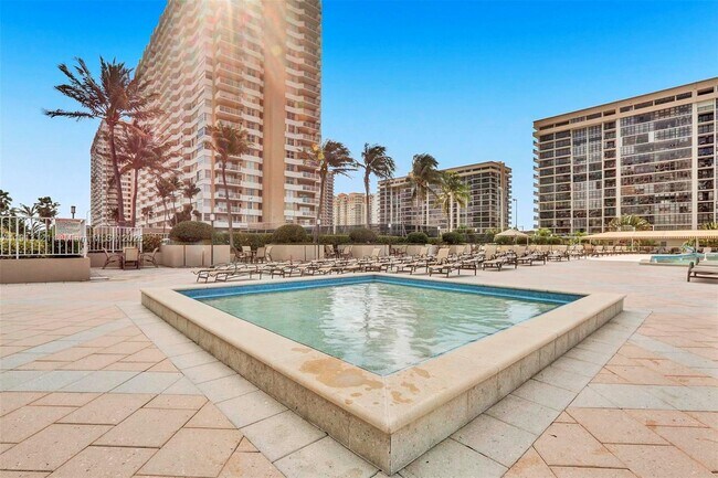 Building Photo - 1965 S Ocean Dr