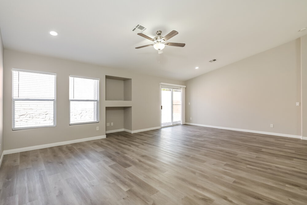 Building Photo - 1075 Silver Star St