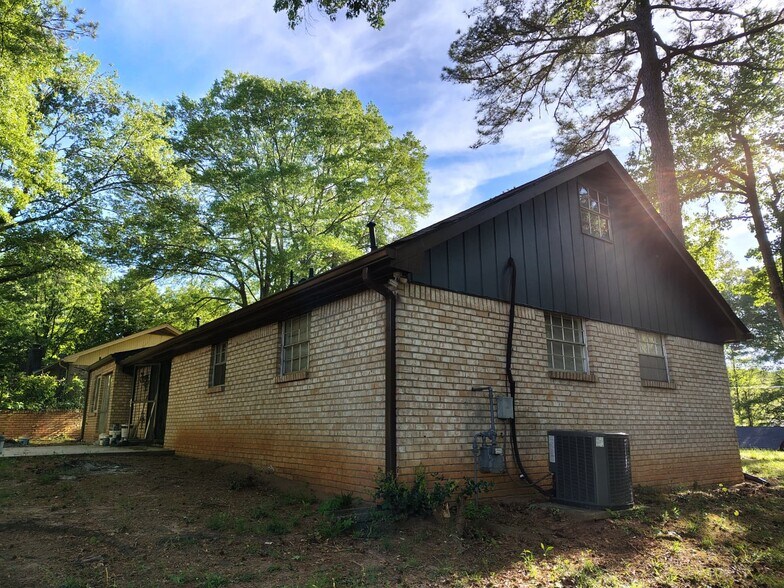 Building Photo - 2872 Leisure Springs Cir